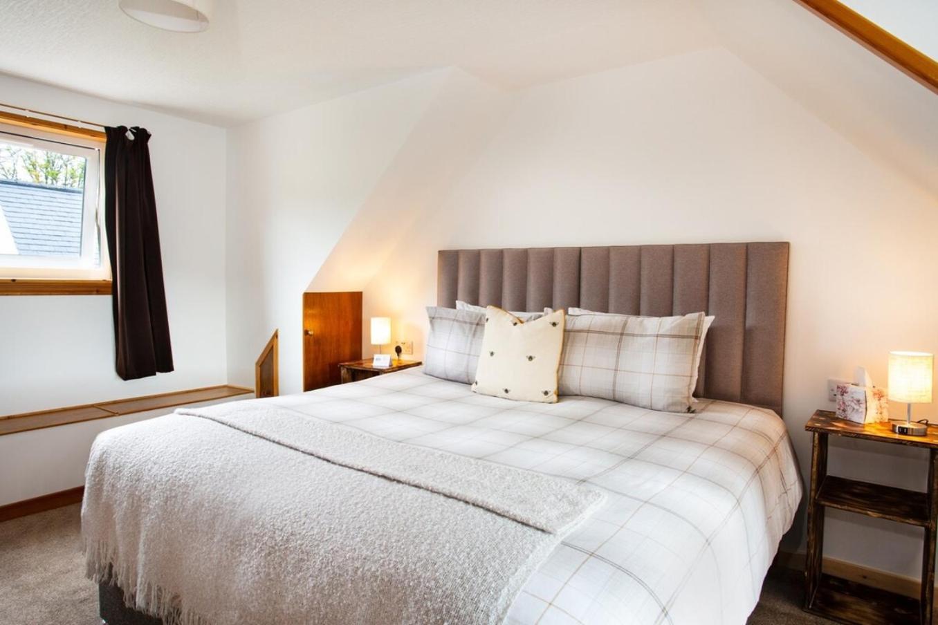 Mike'S 3-Bedroom Countryside Cottage Alness Buitenkant foto