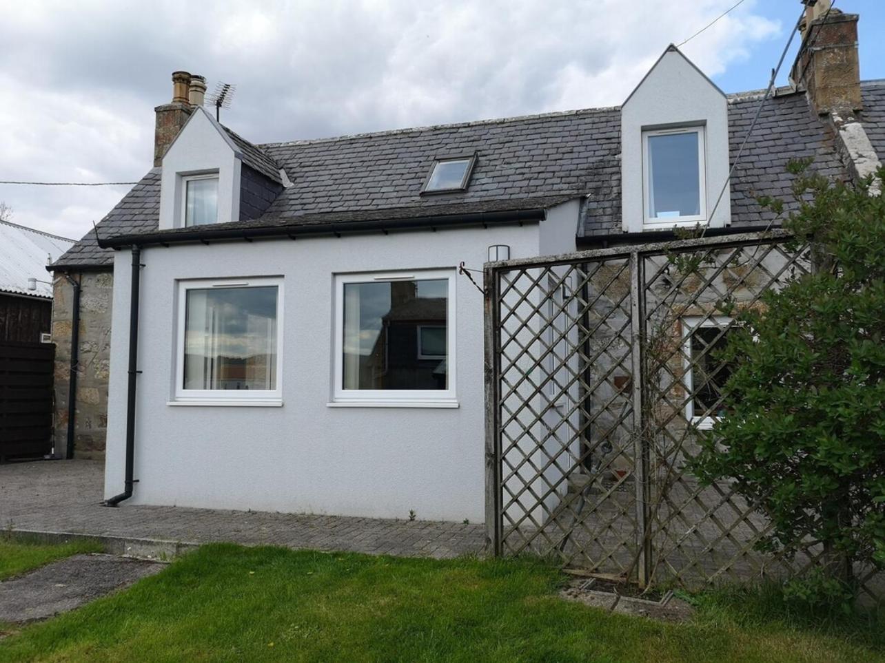 Mike'S 3-Bedroom Countryside Cottage Alness Buitenkant foto