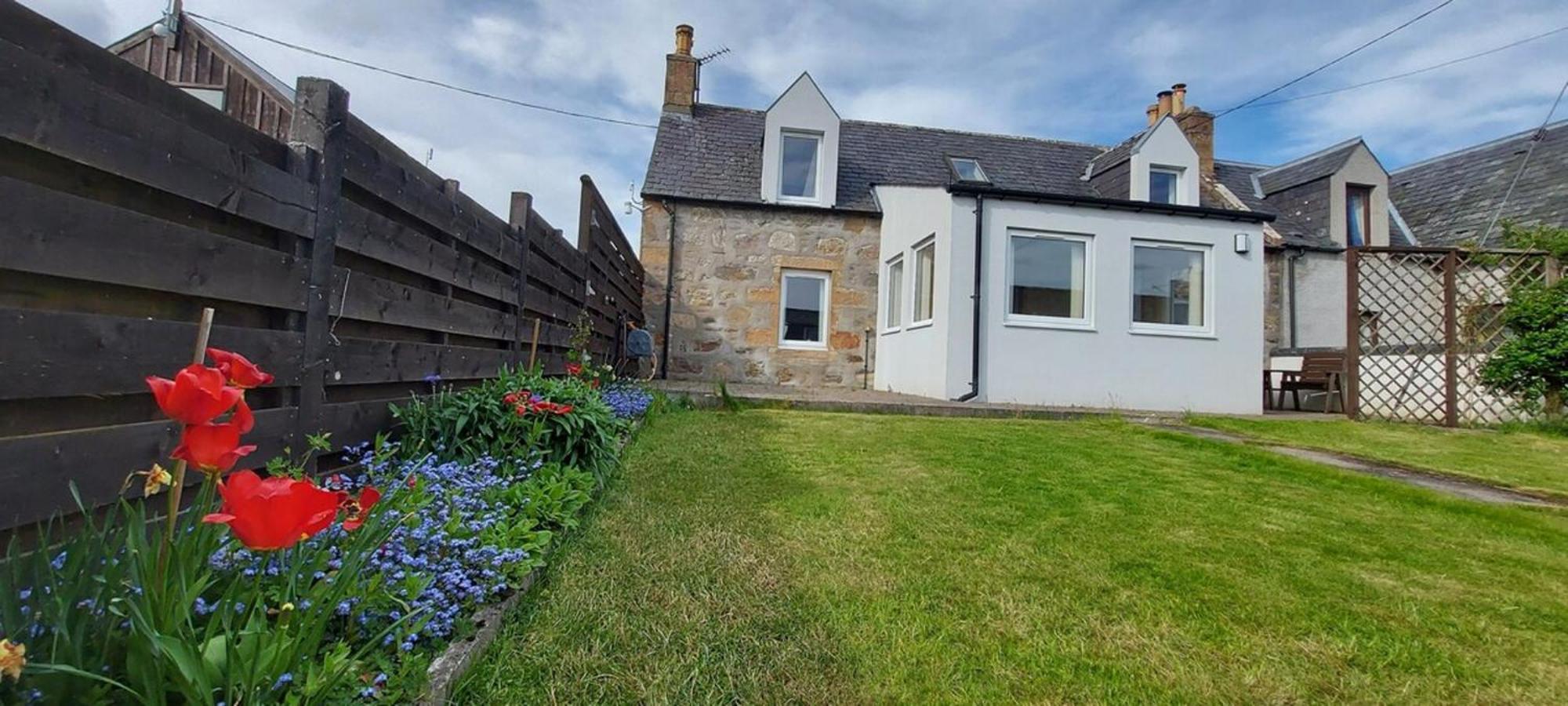 Mike'S 3-Bedroom Countryside Cottage Alness Buitenkant foto